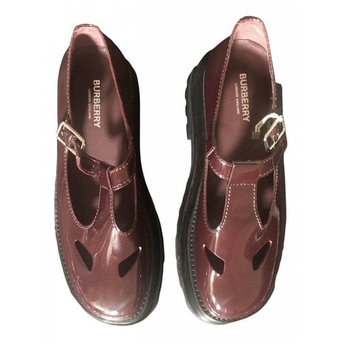 Pre-owned Burberry Patent Leather Flats In Burgundy