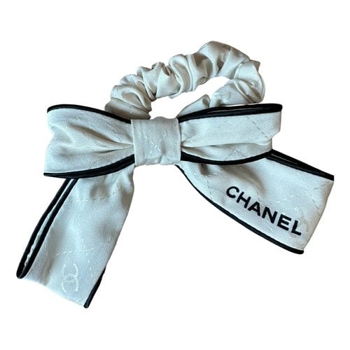 Pre-owned Chanel Scarf In White