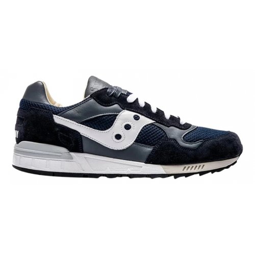 Pre-owned Saucony Trainers In Blue
