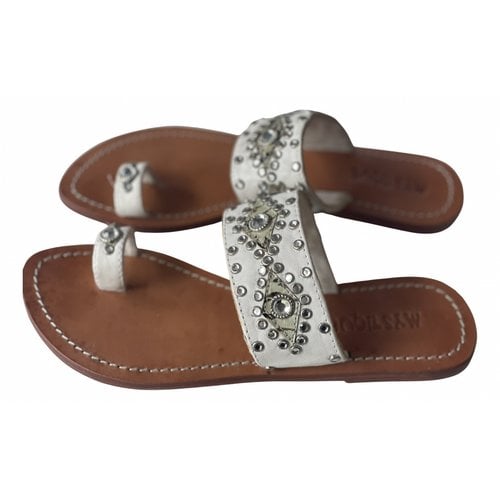 Pre-owned Mystique Leather Sandal In White