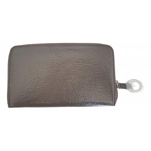 Pre-owned Sequoia Patent Leather Wallet In Grey