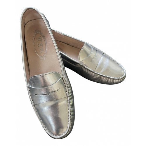 Pre-owned Tod's Gommino Leather Flats In Silver