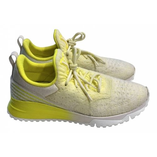 Pre-owned Louis Vuitton V.n.r Low Trainers In Yellow