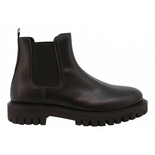 Pre-owned Tommy Hilfiger Leather Boots In Black