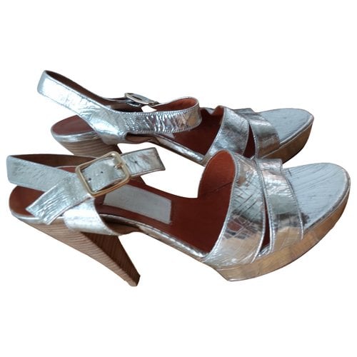 Pre-owned Lanvin Leather Sandal In Metallic