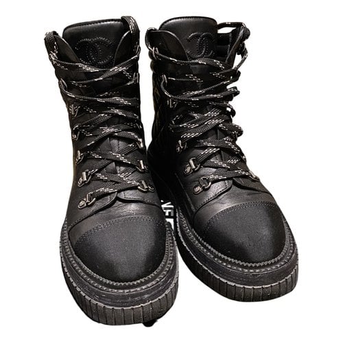 Pre-owned Chanel Leather Snow Boots In Black