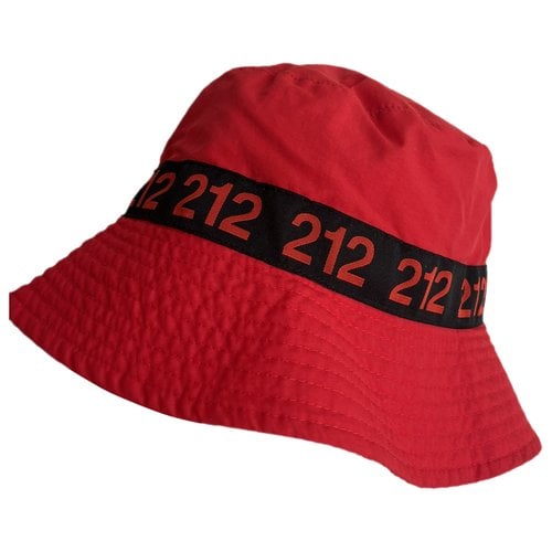Pre-owned Carolina Herrera Hat In Red