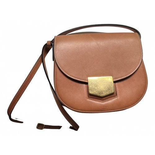 Pre-owned Celine Trotteur Leather Crossbody Bag In Camel