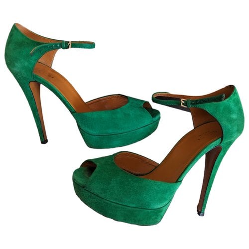 Pre-owned Gucci Heels In Green