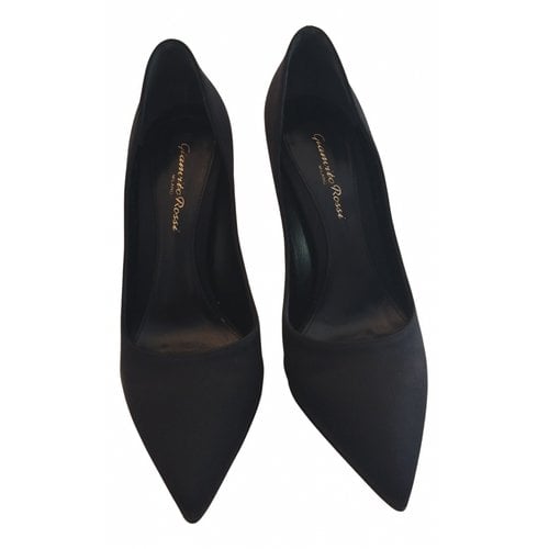 Pre-owned Gianvito Rossi Cloth Heels In Black