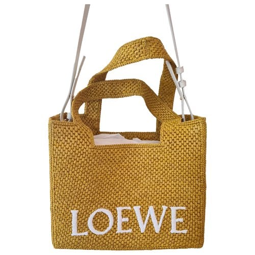 Pre-owned Loewe Handbag In Gold