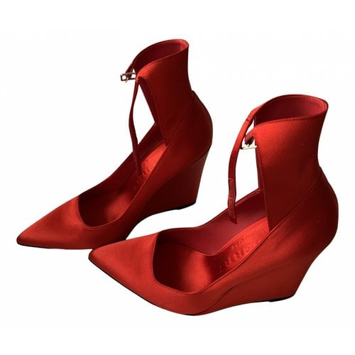 Pre-owned Burberry Cloth Heels In Red