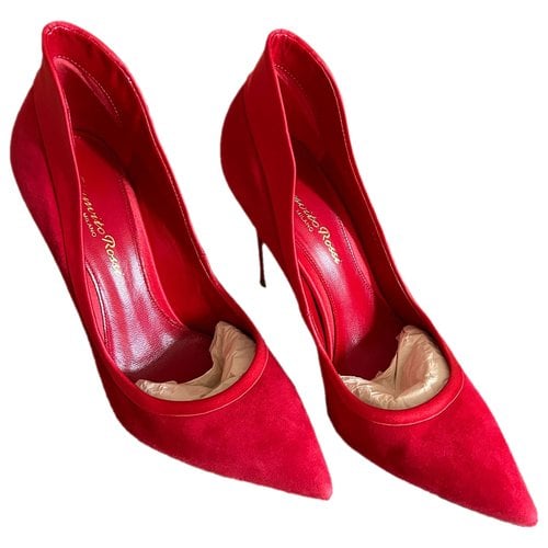 Pre-owned Gianvito Rossi Heels In Red