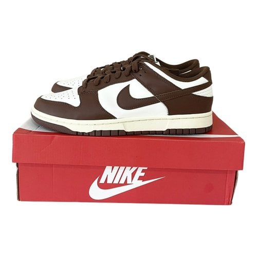 Pre-owned Nike Sb Dunk Low Trainers In Brown