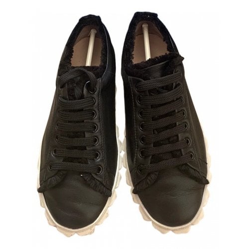 Pre-owned Stuart Weitzman Leather Trainers In Black