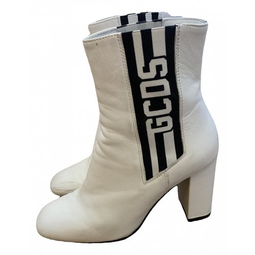 Pre-owned Gcds Leather Boots In White