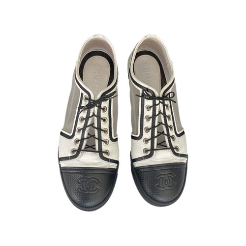 Pre-owned Chanel Leather Lace Ups In White