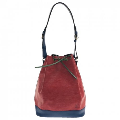 Pre-owned Louis Vuitton Noé Handbag In Red