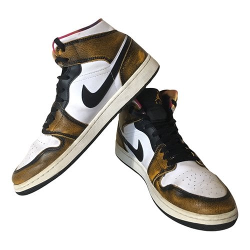 Pre-owned Jordan 1 Trainers In Gold