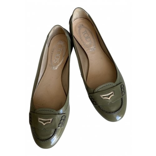 Pre-owned Tod's Leather Flats In Green