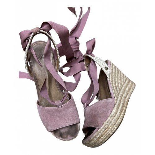 Pre-owned Ugg Leather Sandal In Pink