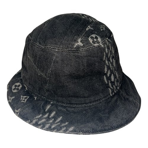 Pre-owned Louis Vuitton Hat In Grey