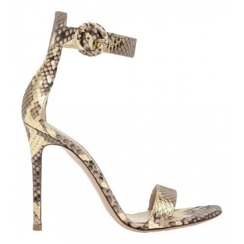 Pre-owned Gianvito Rossi Leather Heels In Metallic