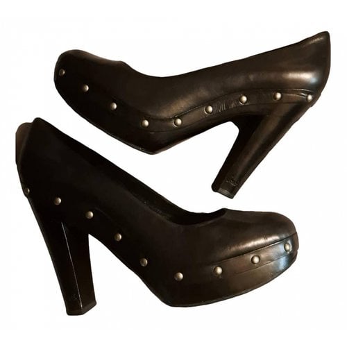 Pre-owned Coach Leather Heels In Black