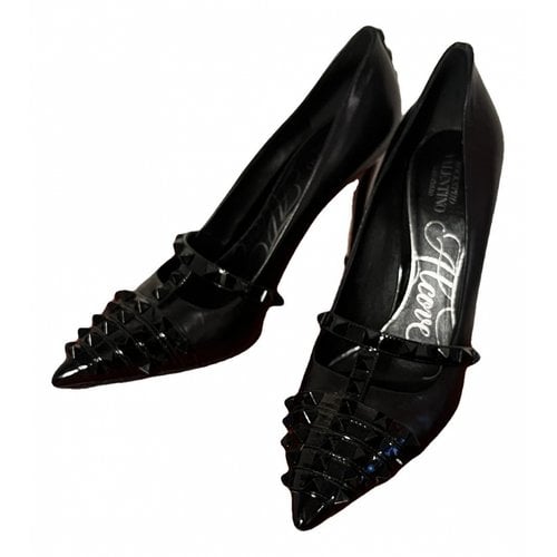 Pre-owned Valentino Garavani Rockstud Leather Heels In Black