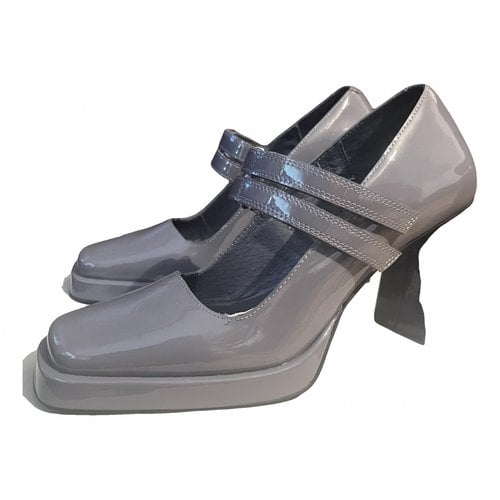 Pre-owned Jeffrey Campbell Patent Leather Heels In Grey