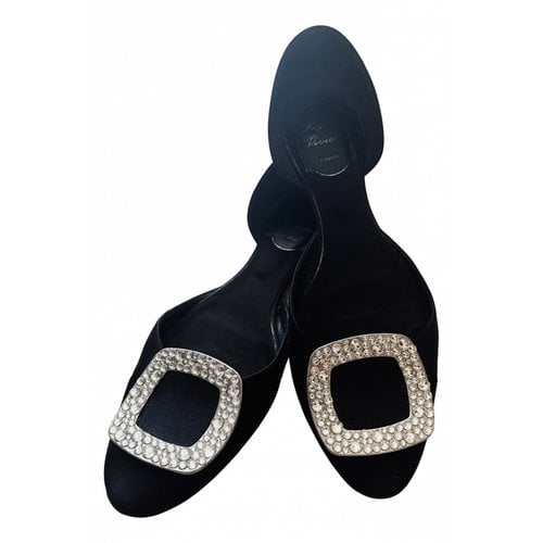 Pre-owned Roger Vivier Cloth Flats In Black