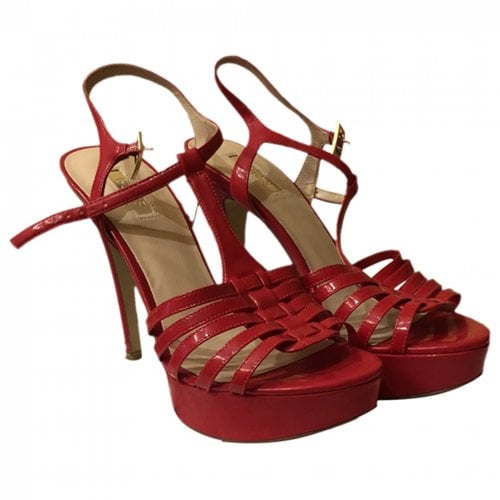 Pre-owned Guess Leather Heels In Red