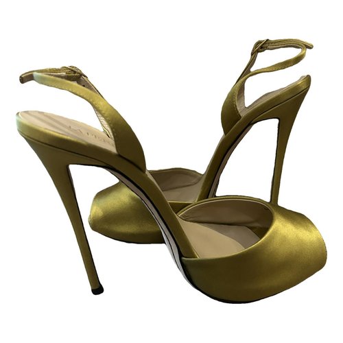 Pre-owned La Perla Cloth Heels In Gold