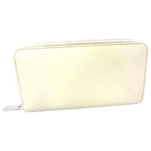 Pre-owned Louis Vuitton Zippy Patent Leather Wallet In White
