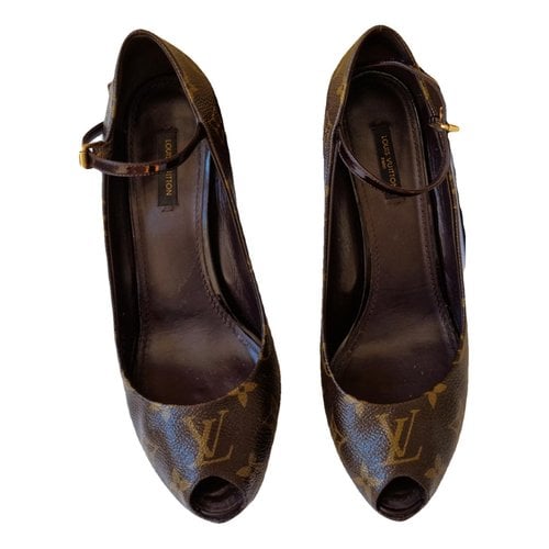 Pre-owned Louis Vuitton Streamline Leather Heels In Brown