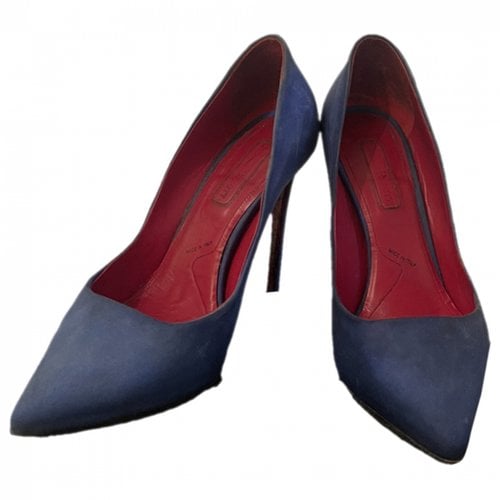 Pre-owned Cesare Paciotti Heels In Blue