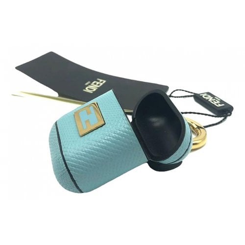 Pre-owned Fendi Leather Purse In Turquoise