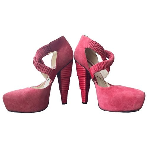 Pre-owned Cesare Paciotti Heels In Red