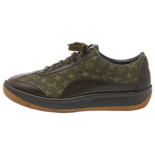 Pre-owned Louis Vuitton Leather Trainers In Green