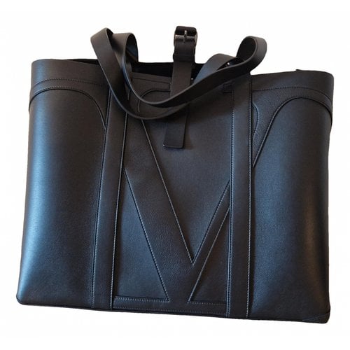 Pre-owned Valentino Garavani Leather Bag In Black