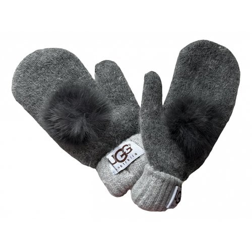 Pre-owned Ugg Wool Gloves In Grey