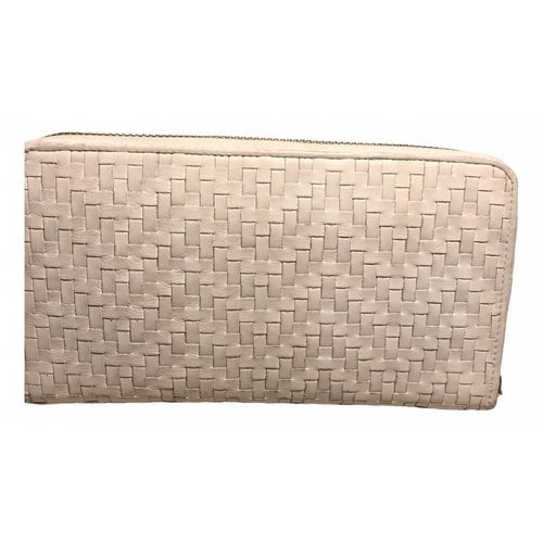 Pre-owned Le Tanneur Leather Wallet In White