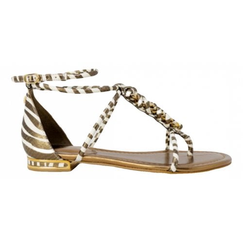 Pre-owned Guess Sandals In Gold