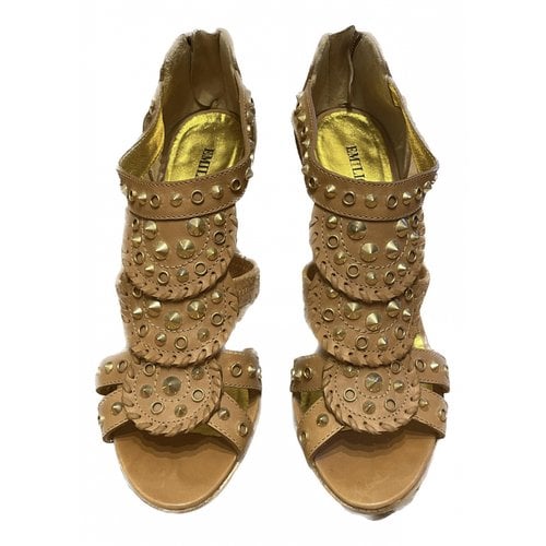 Pre-owned Emilio Pucci Leather Sandals In Camel