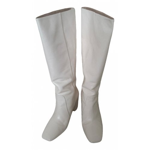 Pre-owned Stuart Weitzman Leather Western Boots In White