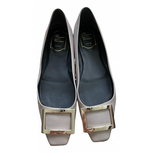 Pre-owned Roger Vivier Leather Flats In Other