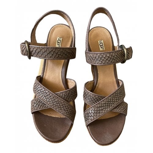 Pre-owned Ugg Leather Sandal In Brown