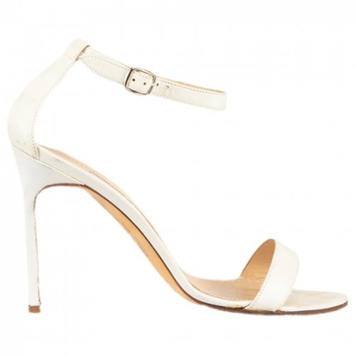 Pre-owned Manolo Blahnik Leather Sandal In White