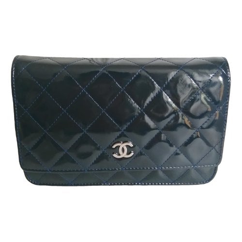 Pre-owned Chanel Wallet On Chain Timeless/classique Patent Leather Crossbody Bag In Blue