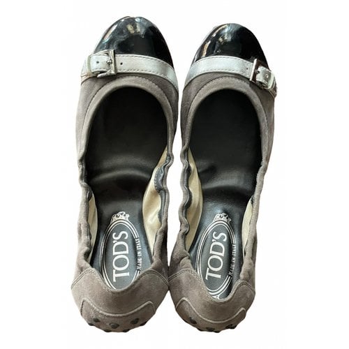 Pre-owned Tod's Ballet Flats In Grey